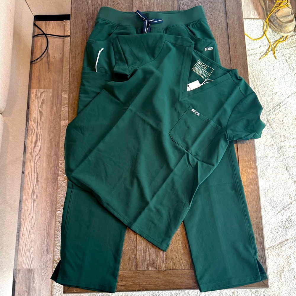 FIGS Deep Green Scrub Set